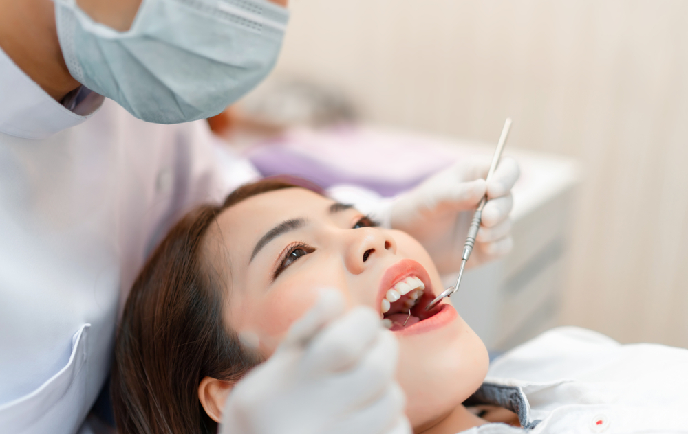 有 敏感性牙齒 症狀者應盡快至牙醫診所進行敏感性牙齒治療