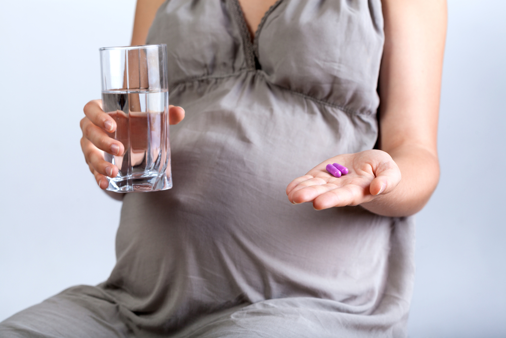 胎兒發育問題是葉酸不足症狀之一，建議孕婦應適量補充葉酸